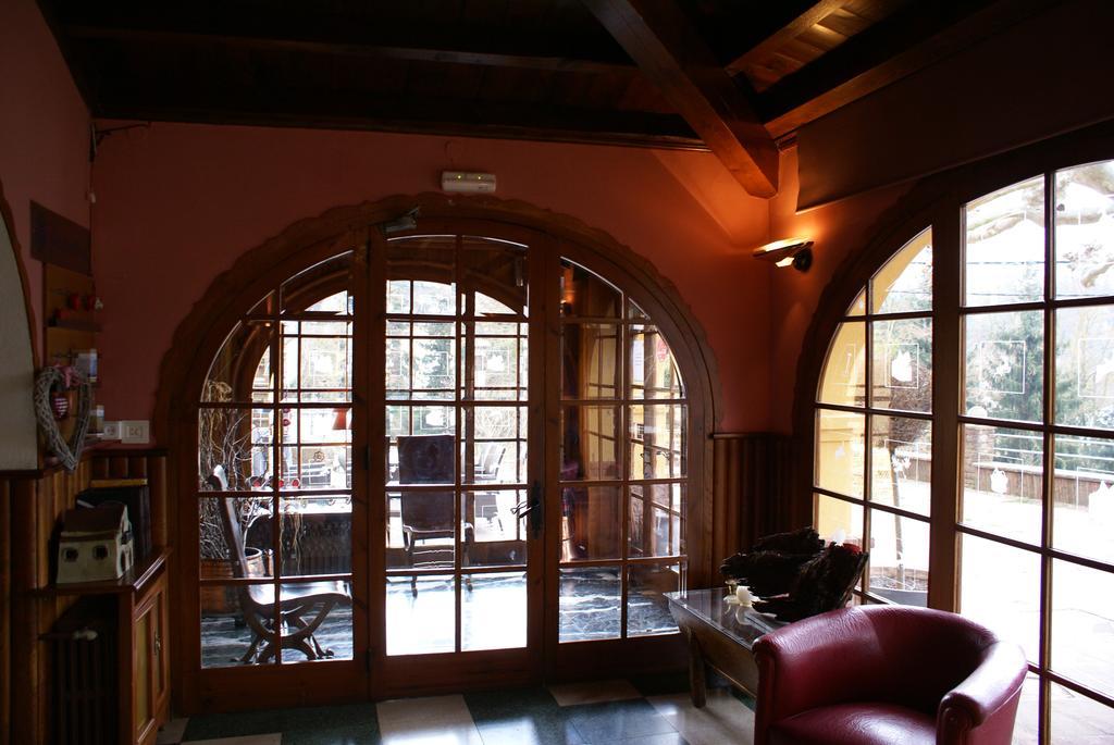 וילאדראו Hostal De La Gloria מראה חיצוני תמונה