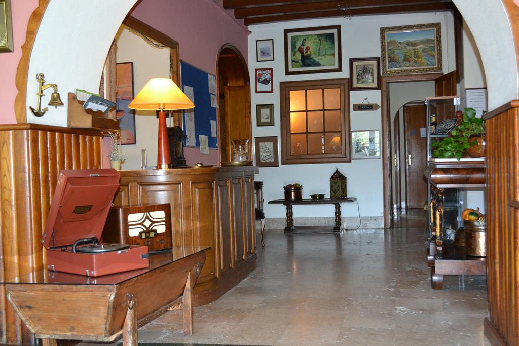 וילאדראו Hostal De La Gloria מראה חיצוני תמונה