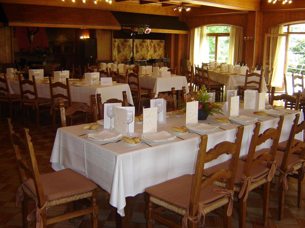 וילאדראו Hostal De La Gloria מראה חיצוני תמונה