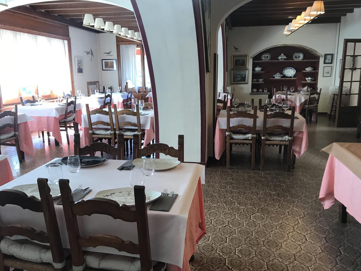 וילאדראו Hostal De La Gloria מראה חיצוני תמונה