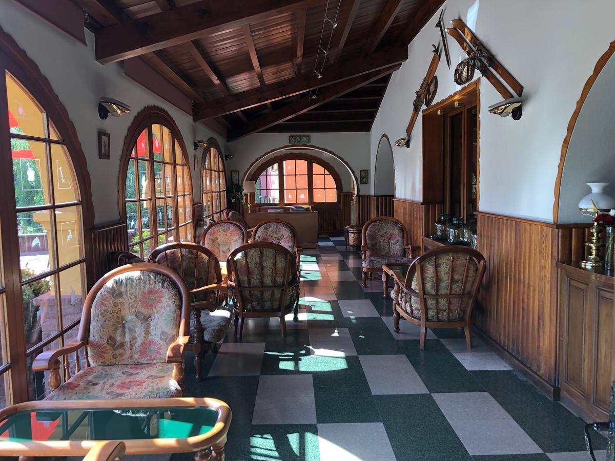 וילאדראו Hostal De La Gloria מראה חיצוני תמונה