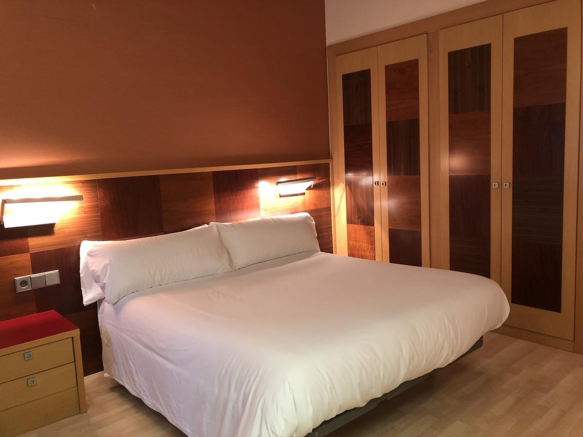וילאדראו Hostal De La Gloria מראה חיצוני תמונה
