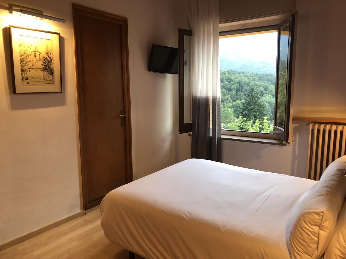וילאדראו Hostal De La Gloria מראה חיצוני תמונה