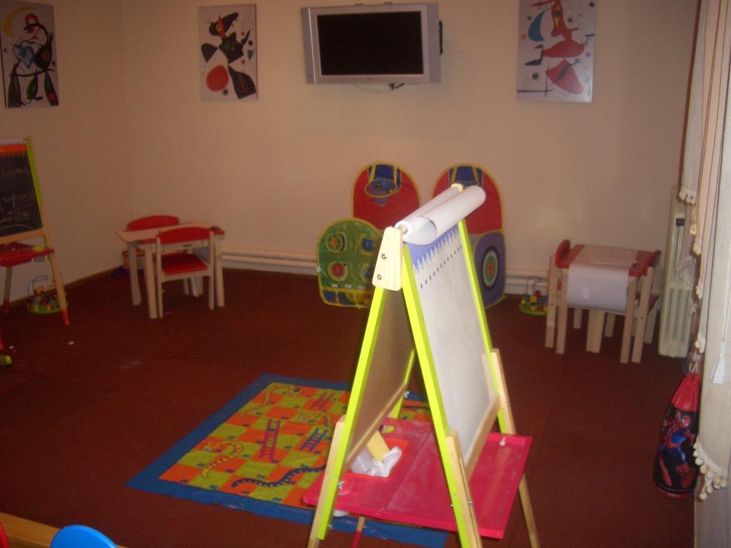וילאדראו Hostal De La Gloria מראה חיצוני תמונה